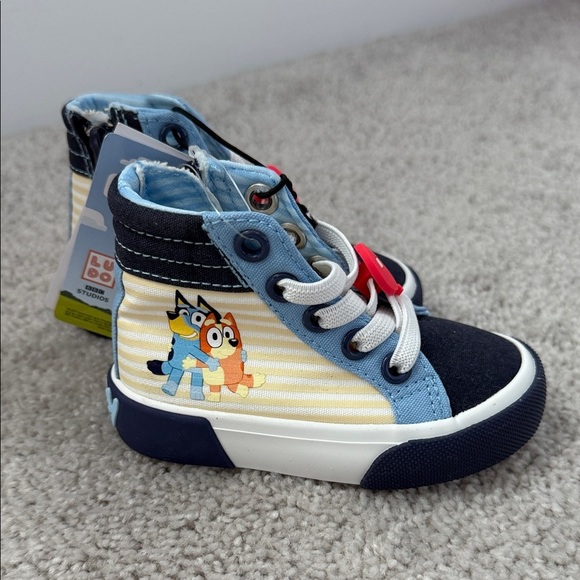 Bluey Kids High-Top Sneakers - Blue,Yellow and White Toddler size 5 - Picture 2 of 7